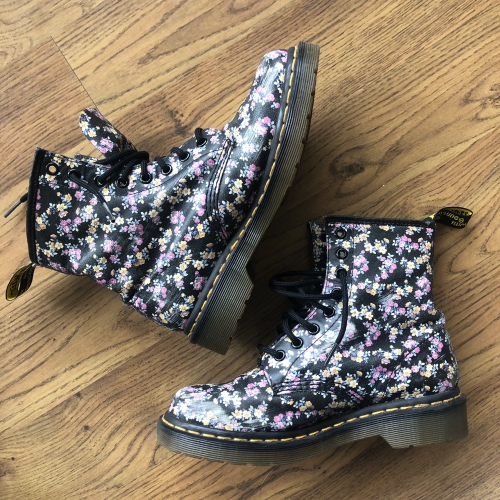Dr Doc Martens 1460 Floral Clemency Boots Womens Size 6.5 US ( 37)